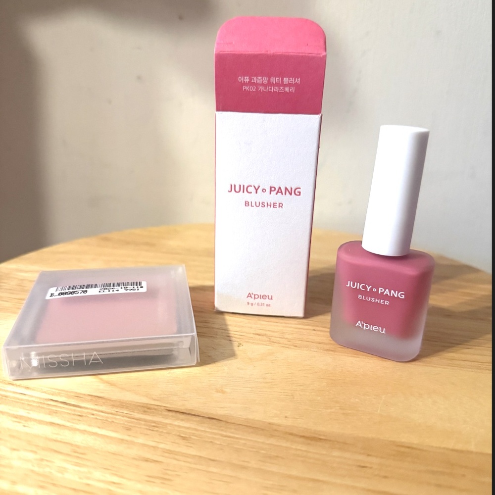 Set of two K-beauty blushes Missha and A'pieu NWT